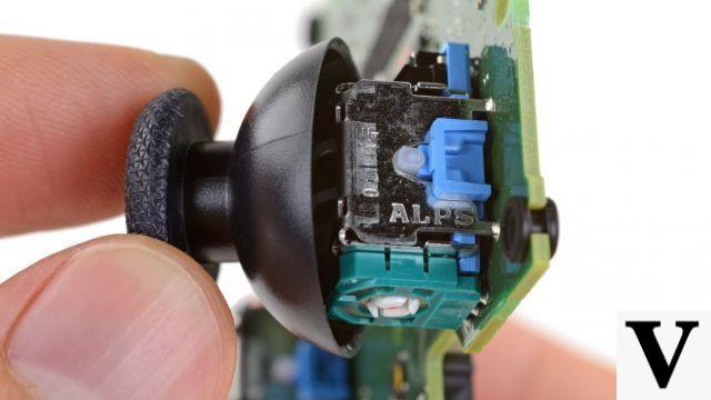 DualSense, el controlador de PS5, es desmantelado por iFixit y se revela un defecto crítico