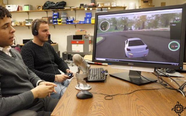 Sistema creado por estudiante permite a personas con discapacidad visual jugar juegos de carreras