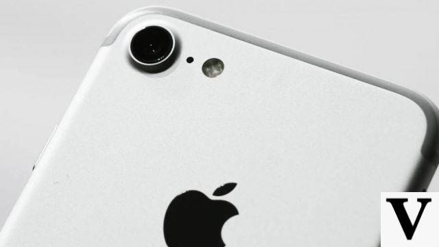 El FBI critica a Apple por no ayudar a desbloquear el iPhone del tirador