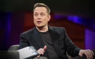 Elon Musk dice que nadie está aprobando sus tuits después del acuerdo con la SEC