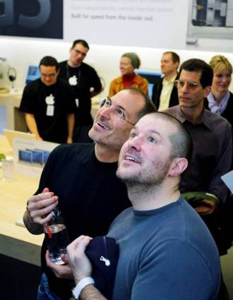 El jefe de diseño de Apple, Jonathan Ive, anuncia su salida después de 30 años
